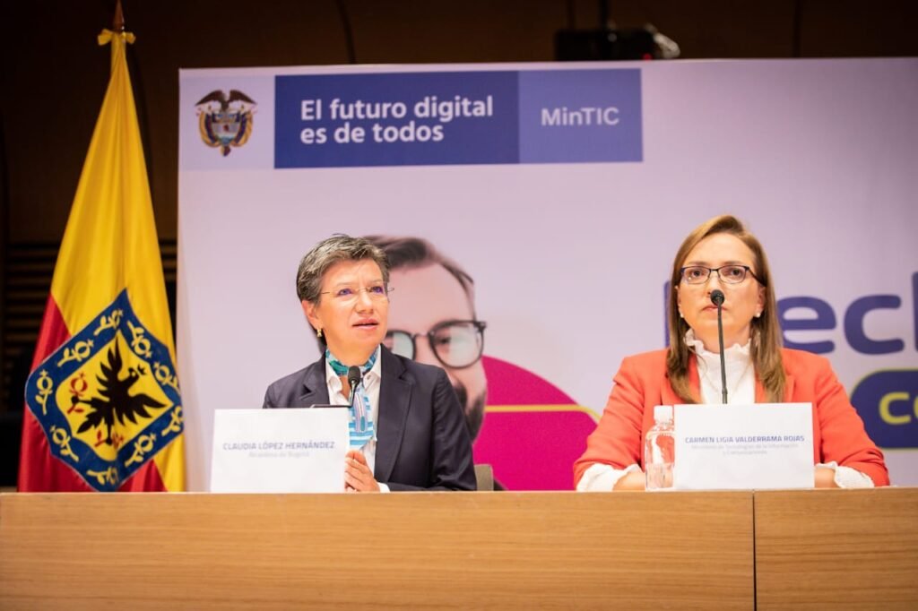 MinTic y ETB suscribieron contrato para instalar 6.589 Centros Digitales Rurales