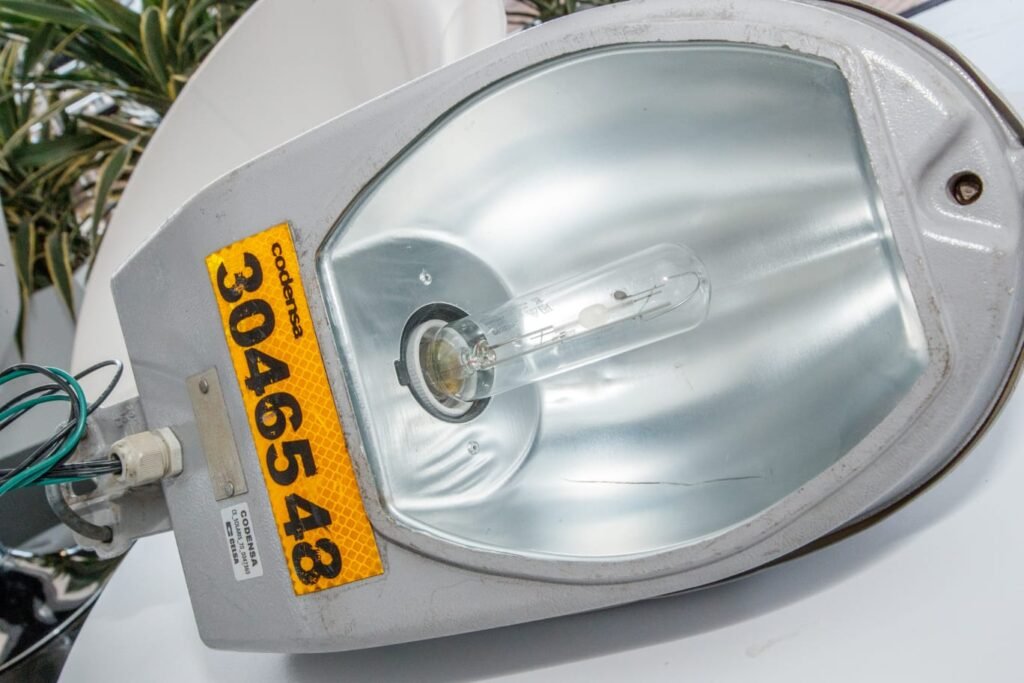 En 2022 Bogotá deja atrás alumbrado público con luz amarilla y moderniza con LED