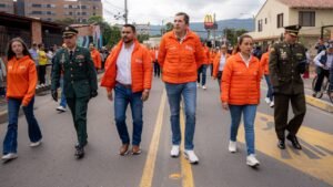 Impresionante parada militar en el desfile del 20 de julio en Chía